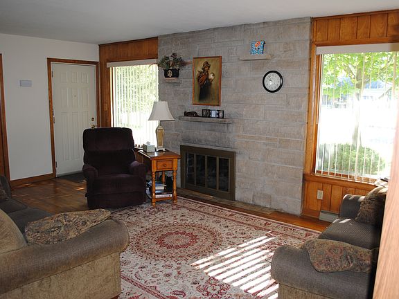 2nd image of 224 20th St S