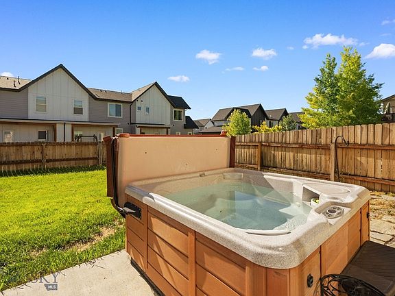 3rd image of 785 Rosa Way Unit A