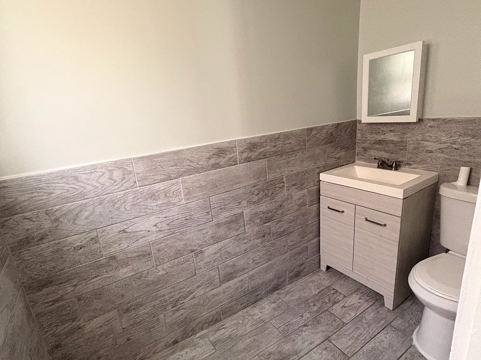 3 bed, 1.5 bath, 2000 sqft, $1,650 — Photo 3