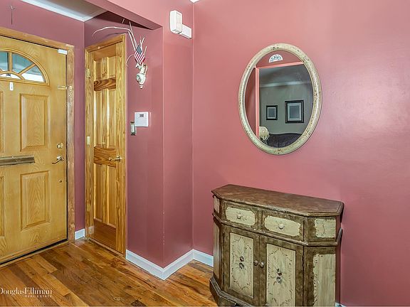 5th image of 736 Othello Ave