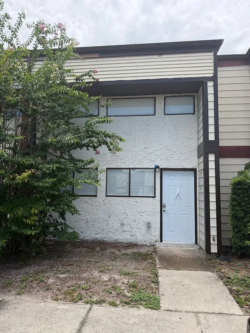 Newly renovated 1 Bedroom/1.5 Bath Townhome in central Orlando. — Photo 1