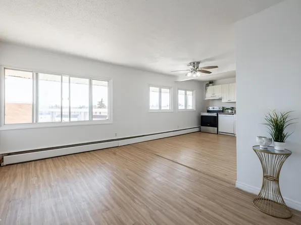 2908 116a Ave NW #502, Edmonton, AB T5W 4R7