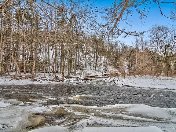 2nd image of 1085 Country Creek Ln