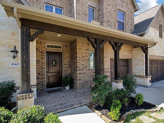 2nd image of 10407 Lynn Manor Ct