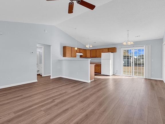 5th image of 6296 Donahue Dr.