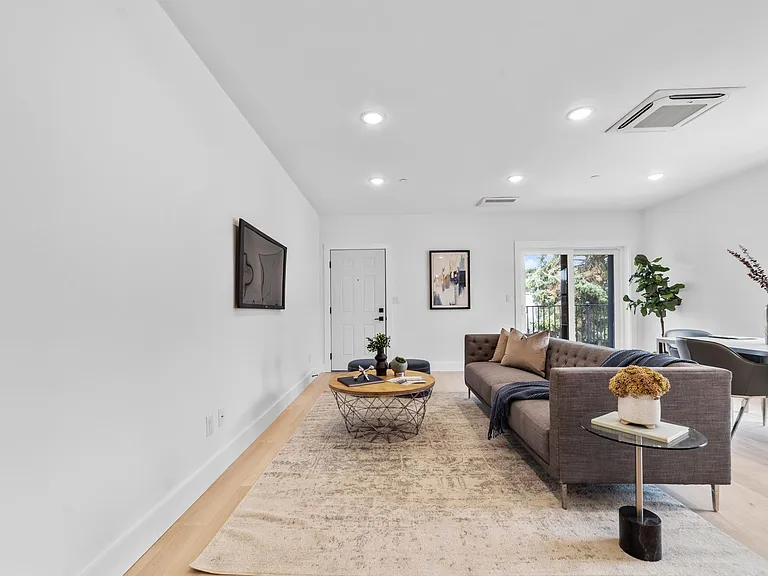 208 Spencer Ave #7 — Photo 1