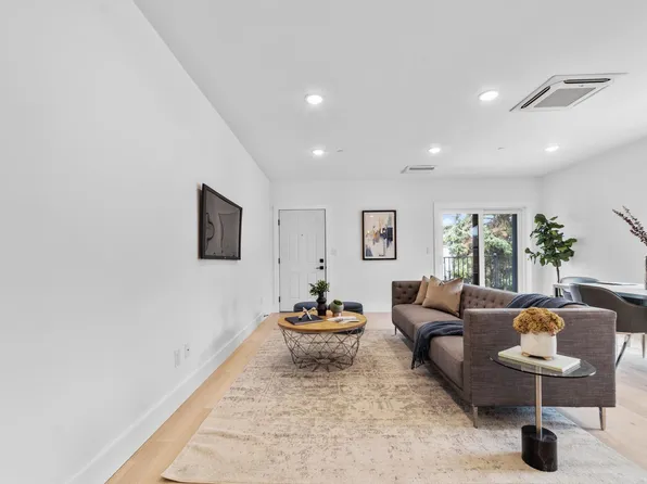 208 Spencer Ave #7, Chelsea, MA 02150