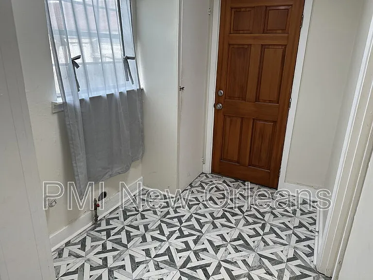 2427 Rousseau St — Photo 15