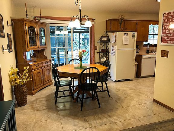 3rd image of 5943 E Bay Blvd