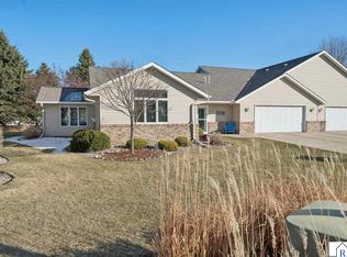 152 Shamrock Dr, Mankato, MN 56001