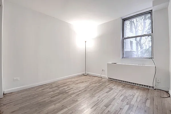 Rented by Urbane Brokerage | media 20