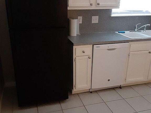 3rd image of 10759 Royal Magnolia Dr
