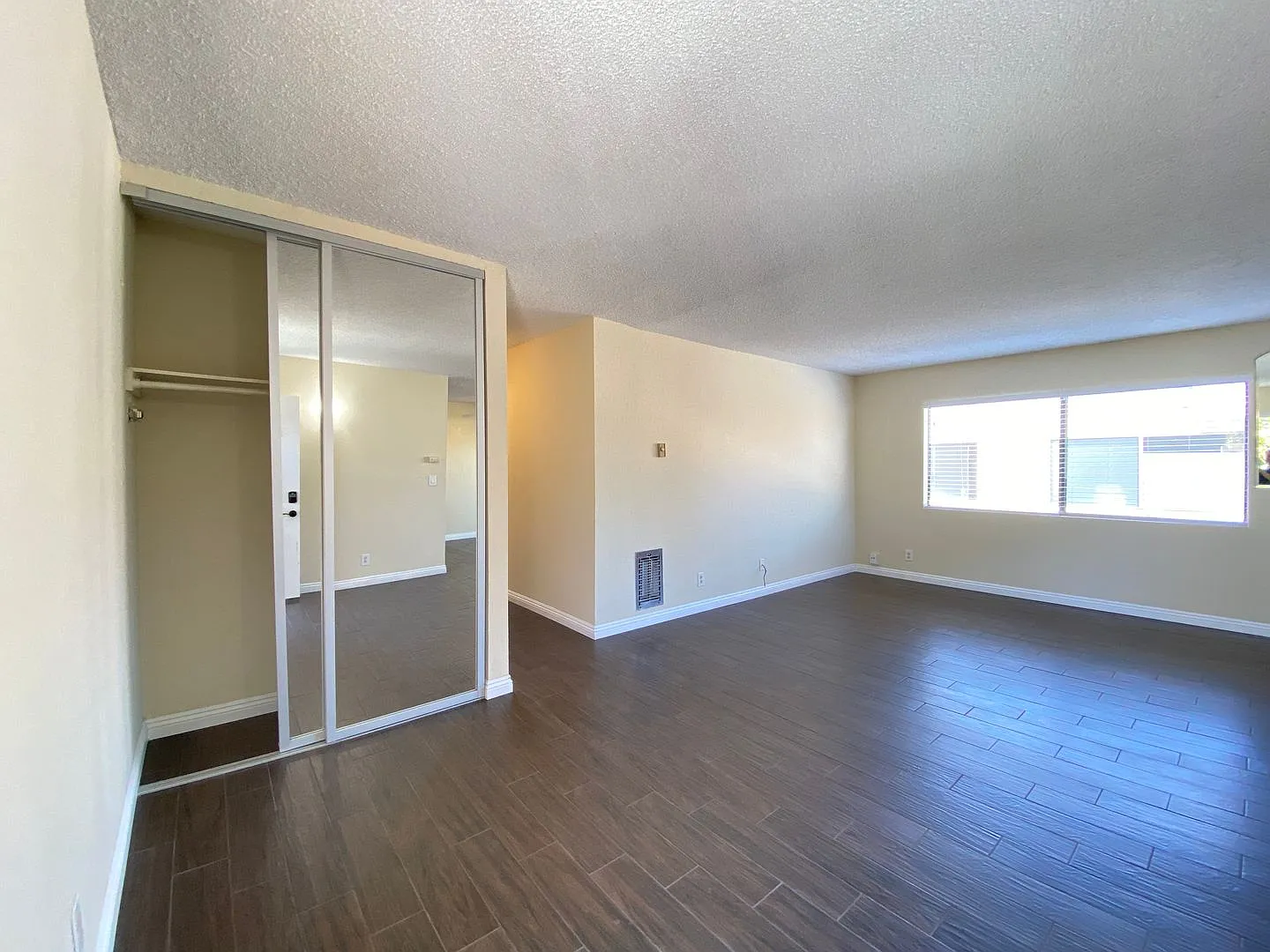 Avenida Las Brisas Apartments — Photo 4