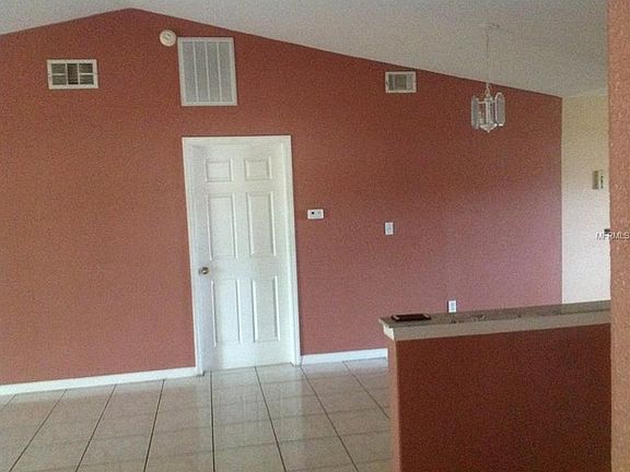 5th image of 65 Bradford Ct