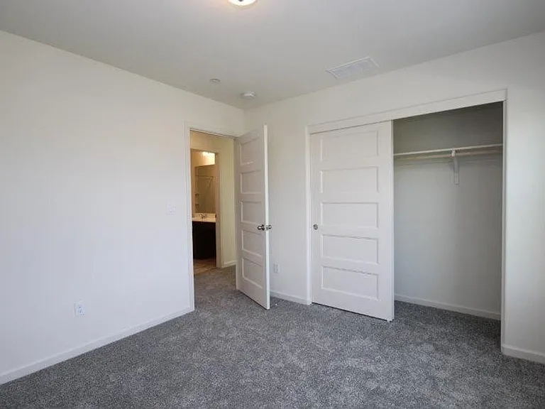 4800 Ocean Ln — Photo 13