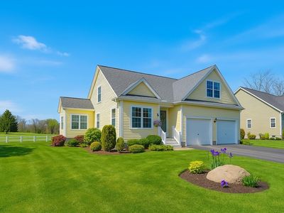 5 Back 9 Dr, Haverhill, MA, 01832
