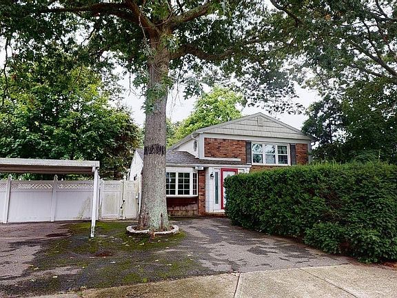 2nd image of 2 Windham Ln S