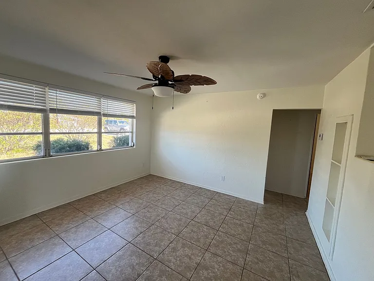 60 River Dr — Photo 5