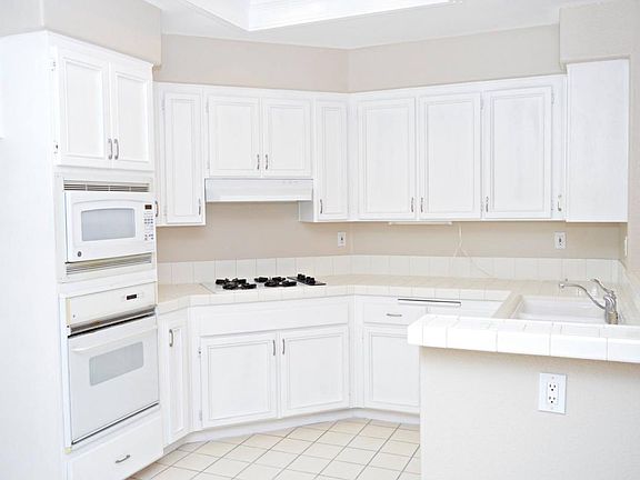 4th image of 2413 N Summit Circle Gln