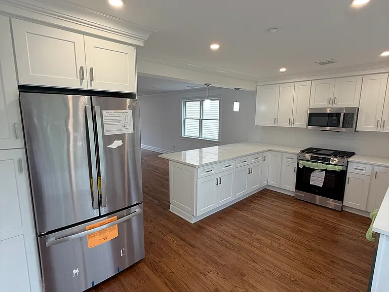 140 Rockwell St #140 — Photo 4