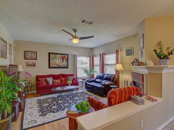 3rd image of 871 Carriage Creek Dr