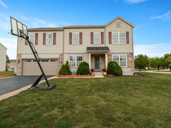 1499 Flagstone Dr, Dyer, IN 46311