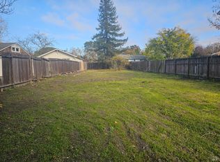 944 Temple Avenue, Santa Rosa, CA 95404