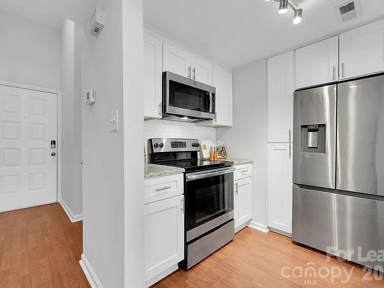 300 S Cedar St #2 — Photo 5