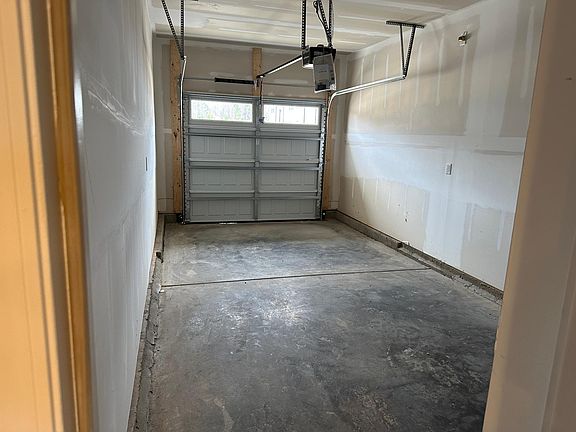 4th image of 151 McDowell Ln