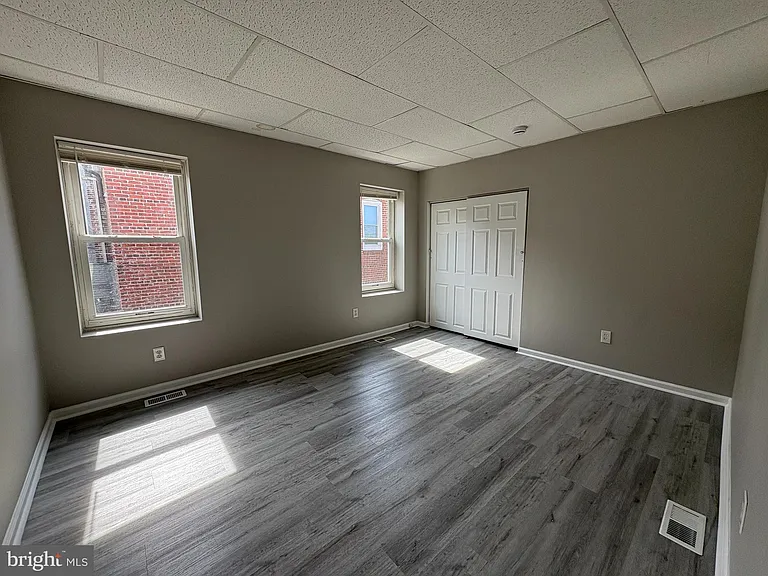 80 Alden Ave — Photo 6
