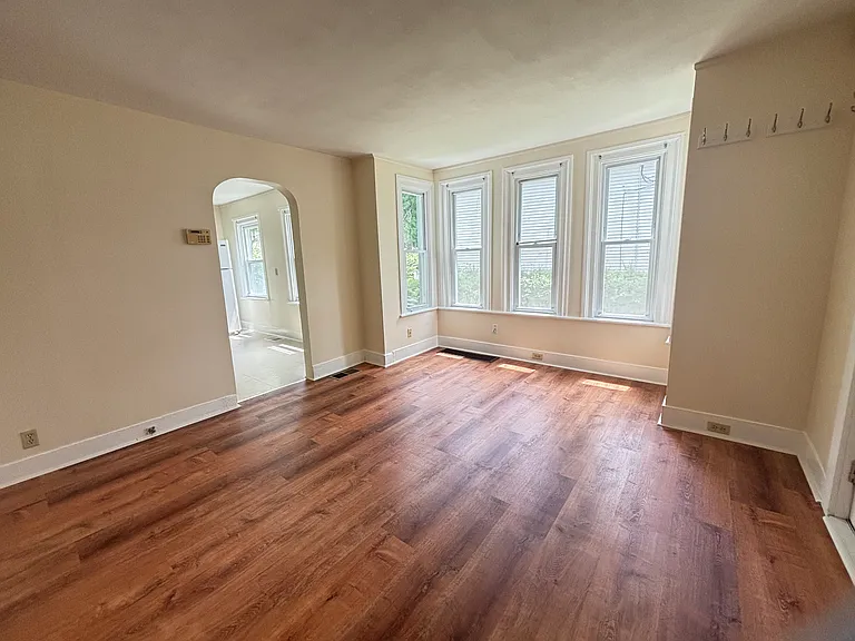 29 Winchester Ave #1 — Photo 7