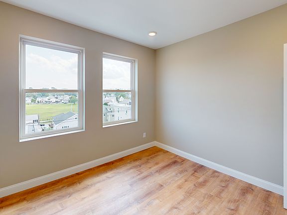 4th image of 100 Revere St #506