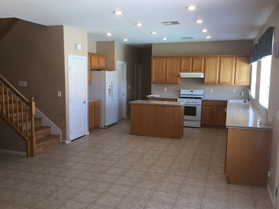 1st image of 184 Regal Sunset Ave