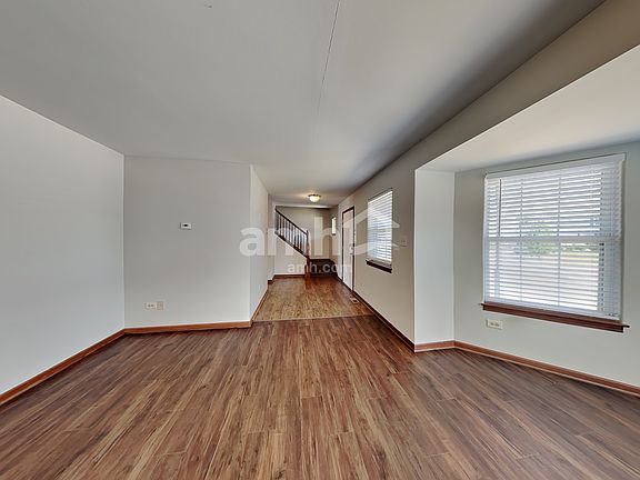 3rd image of 2812 Stone Creek Dr
