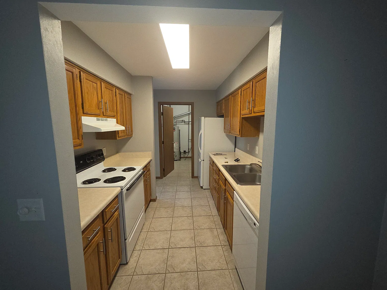 2 bed, 1400 sqft, $1,600 — Photo 4
