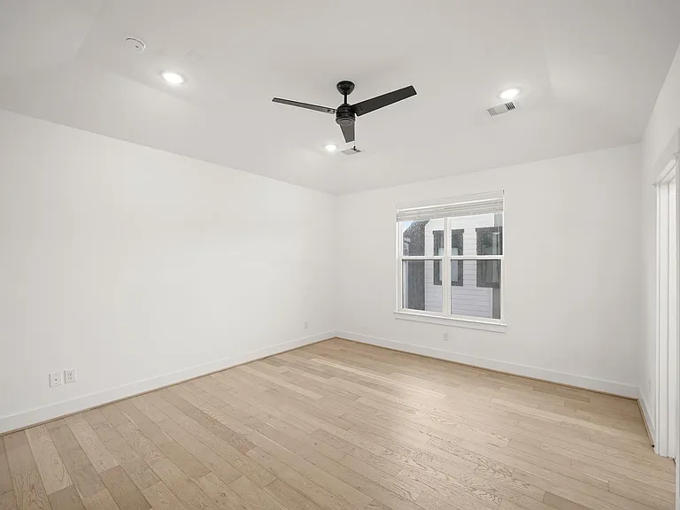 2811 Anita St — Photo 21
