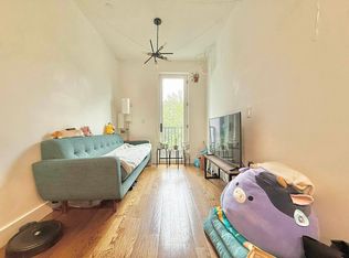194 Scholes St #3B, Brooklyn, NY 11206
