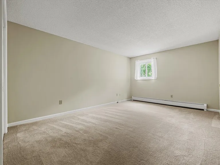 10 Karynel Dr — Photo 2