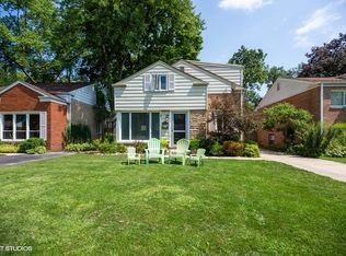 617 Long Rd, Glenview, IL 60025