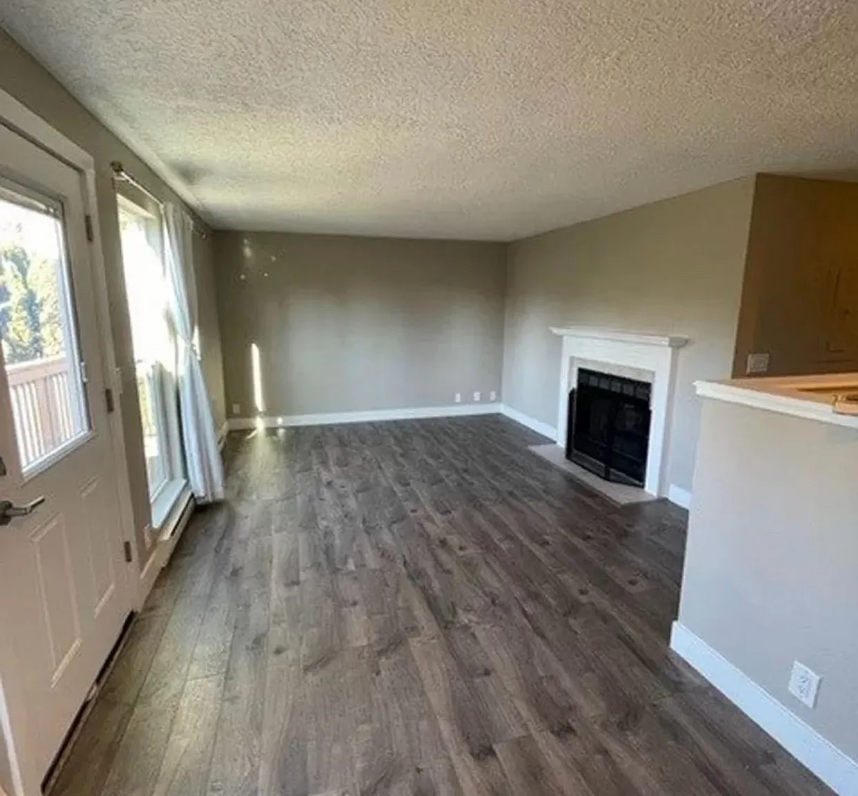 2 bed, 802 sqft, $1,850 — Photo 2