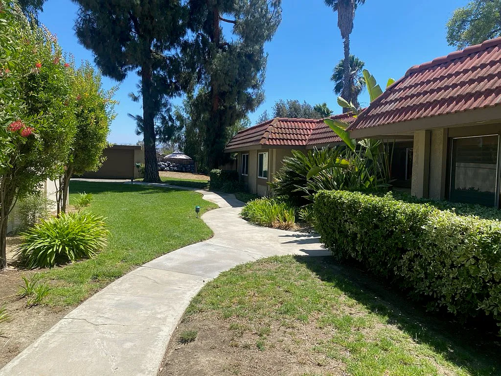 3 bed, 1120 sqft, $3,200 — Photo 3