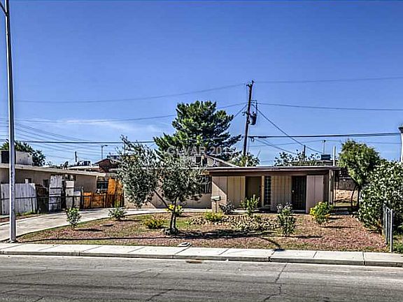 2nd image of 2312 Chapman Dr