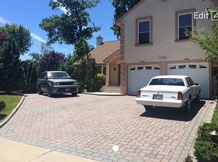 246 Walnut Rd, Glen Cove, NY 11542