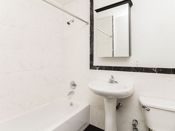 5th image of 1030 Jackson Ave APT 3A