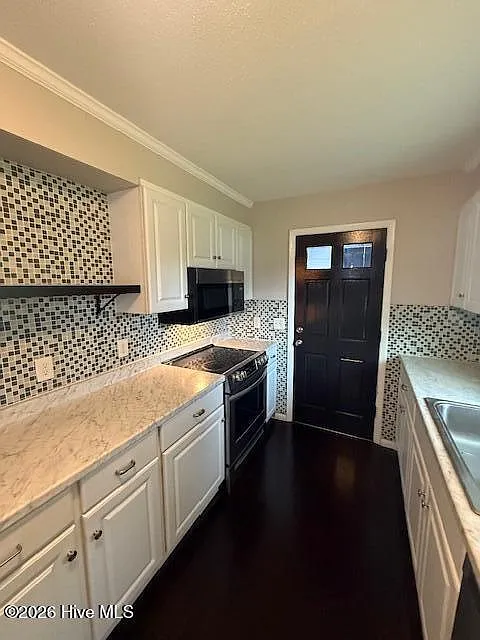 3 bed, 2.0 bath, 1190 sqft, $1,725 — Photo 3