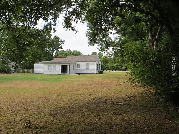 5th image of 3210 Saint Lo Dr