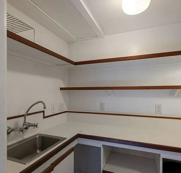 22660 E Cliff Dr — Photo 10