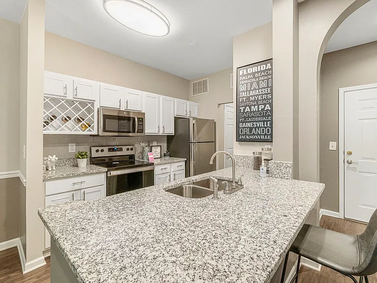 Oaks at Normandy Apartments — Photo 40