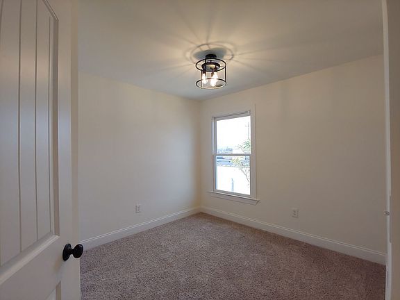 4th image of 1071 Park Ave