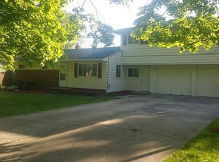 2702 Lance St, Lake Orion, MI 48360